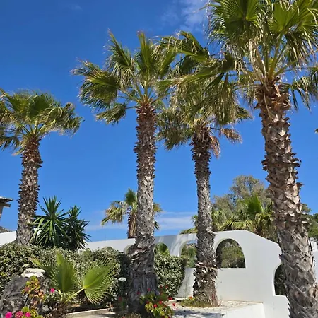 Hotel House Anthea , Sea